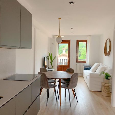 Acogedor Apartamento Con Terraza Y Parking Publico En Comillas Exterior foto